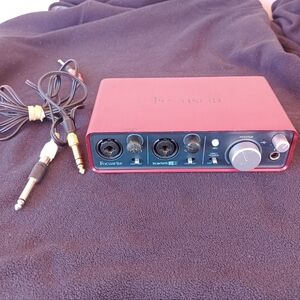 Focusrite Scarlett 2i2 Audio Interface - Red